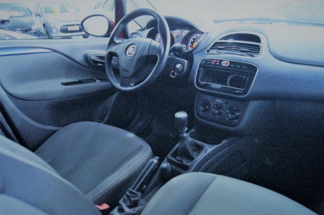 Fiat Punto 1.4 AtTractive Manual 2015 - Foto 5