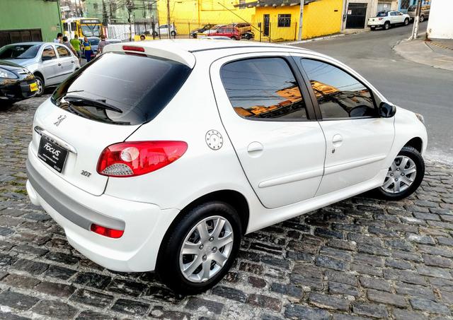Peugeot 207 XR 2014 novíssimo + IPVA e transferência - Foto 6
