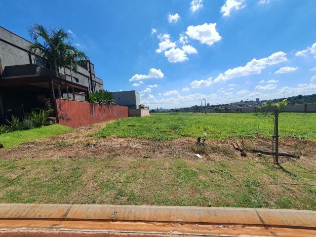 Lote 314 m² - Plano pronto para construir - Condomínio Fechado Quintas de São José