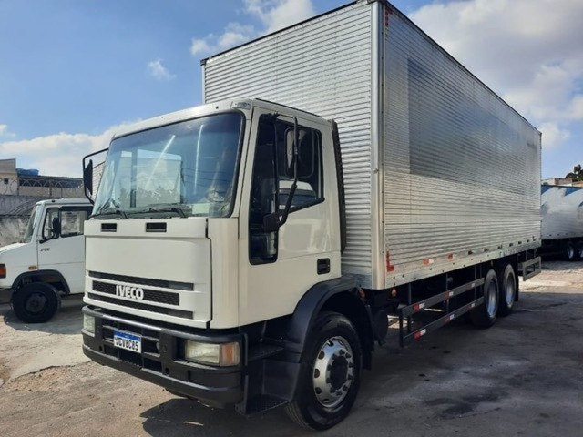 IVECO 230E24 6X2 ANO 2011
