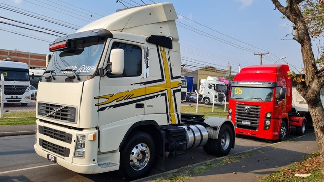 VOLVO FH 380 4X2 TOCO 2005