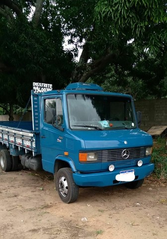 VENDE-SE CAMINHÃO MERCEDES 710 ANO 2008