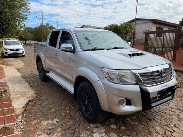 HILUX 2012 COMPLETA!