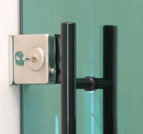 Fechadura Auxiliar Tetra Chave P/ Porta de Vidro - Foto 4