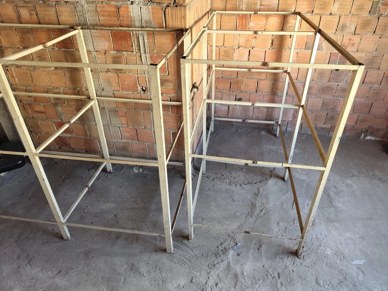 Estantes / Gôndolas de Metal