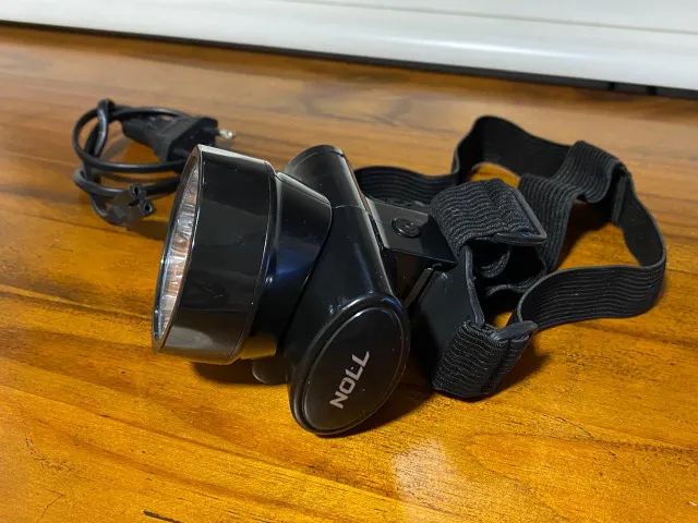 Lanterna para cabeça 9 leds recarregável - marca noll - seminova - Foto 2