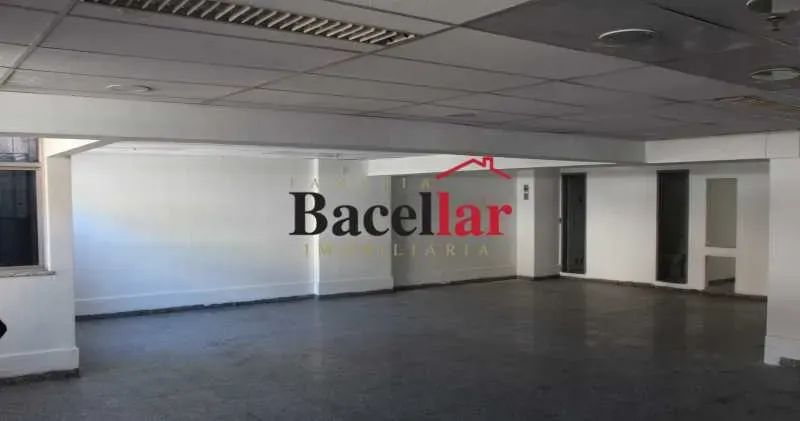 Prédio, 9 Pavimentos, sobreloja, Cobertura com vista panorâmica. Centro - Foto 12