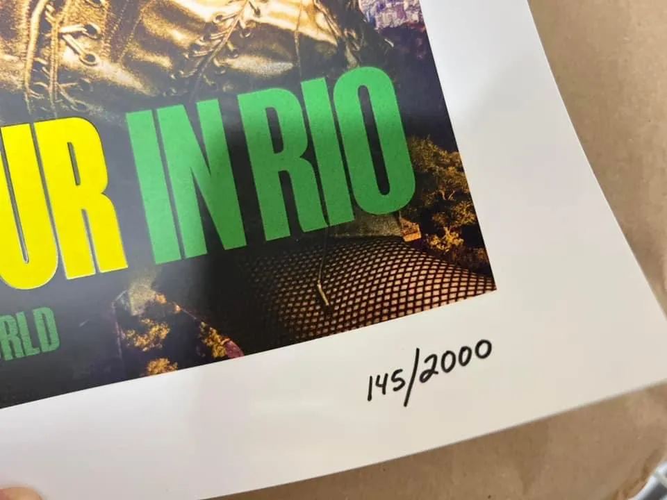 Poster litografia e camisa seleção oficiais Madonna Celebration Tour Four Decades Rio 2024