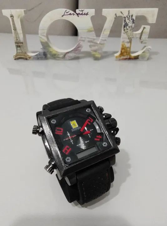 Relógio quartz Ferrari 