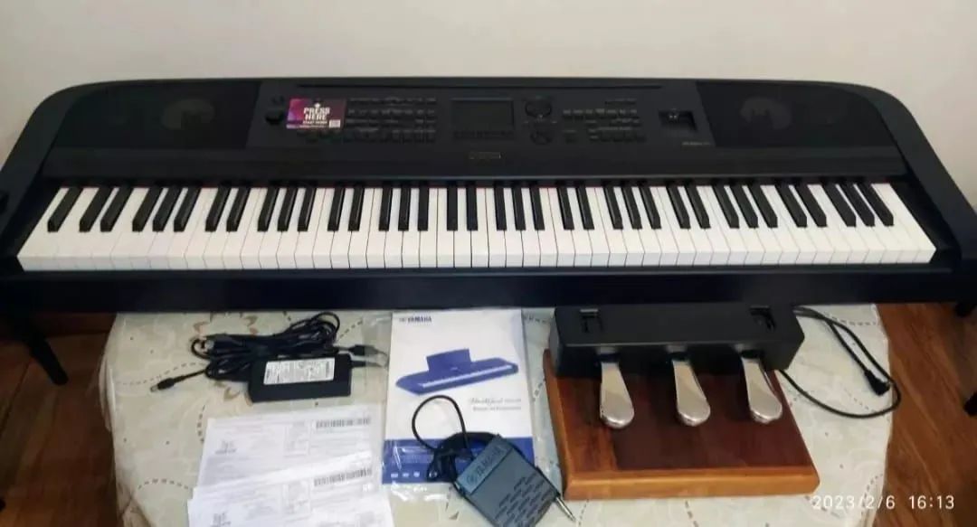 Teclado Yamaha DGX-670 