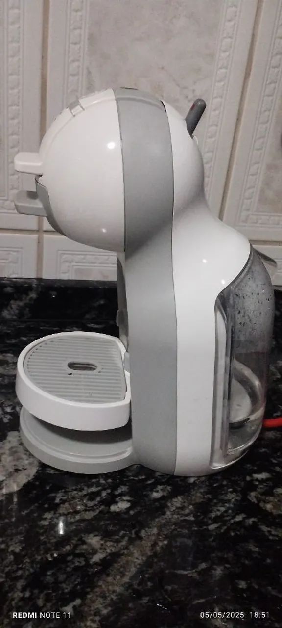 Máquina de Café Nescafé Dolce Gusto, sem marcas de uso!! 127w - Foto 3