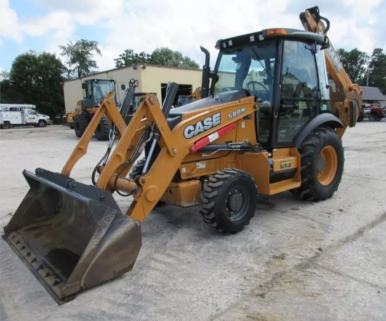 Retroescavadeira Case 580n 4x4 2020  - Foto 4