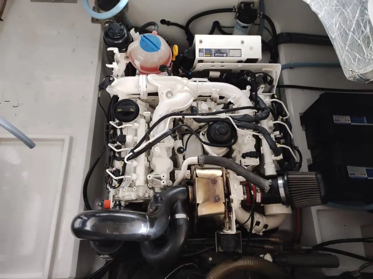 Lancha Focker 275 - Excelente <br>Motor Mercuty Diesel TDI  V6  260 HP<br>2018 - 600 horas - Foto 5