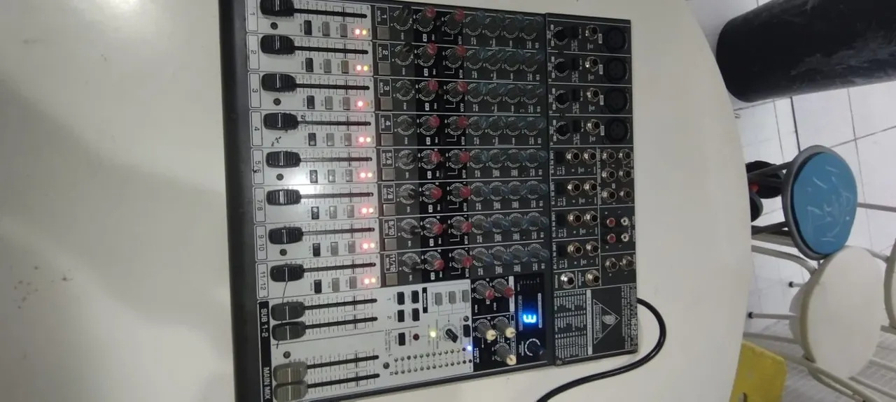 Mesa de Som Behringer Xenyx 1622 FX