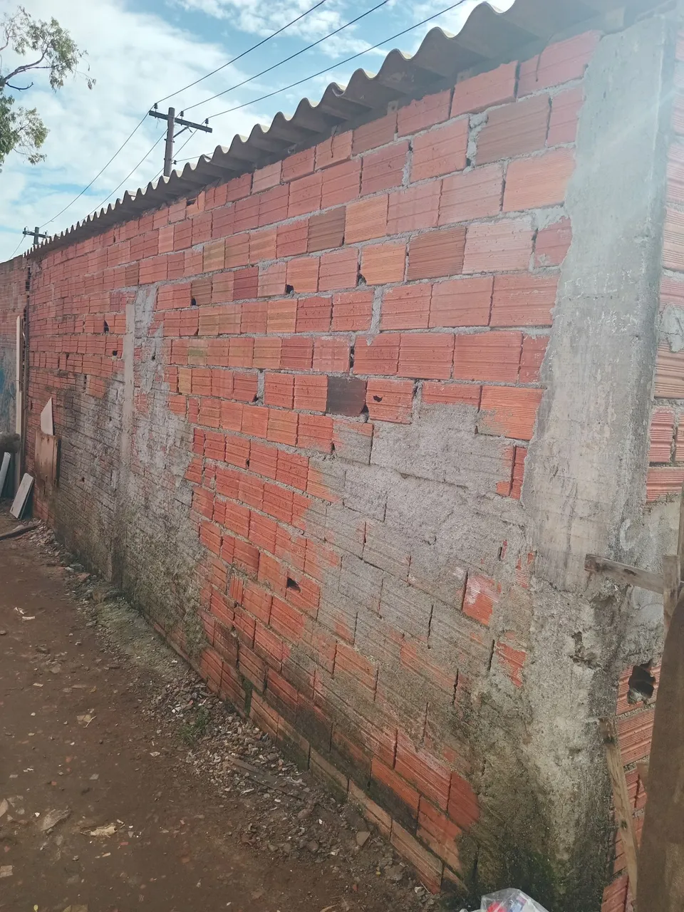 Casa a Venda falta Reforma de alvenaria