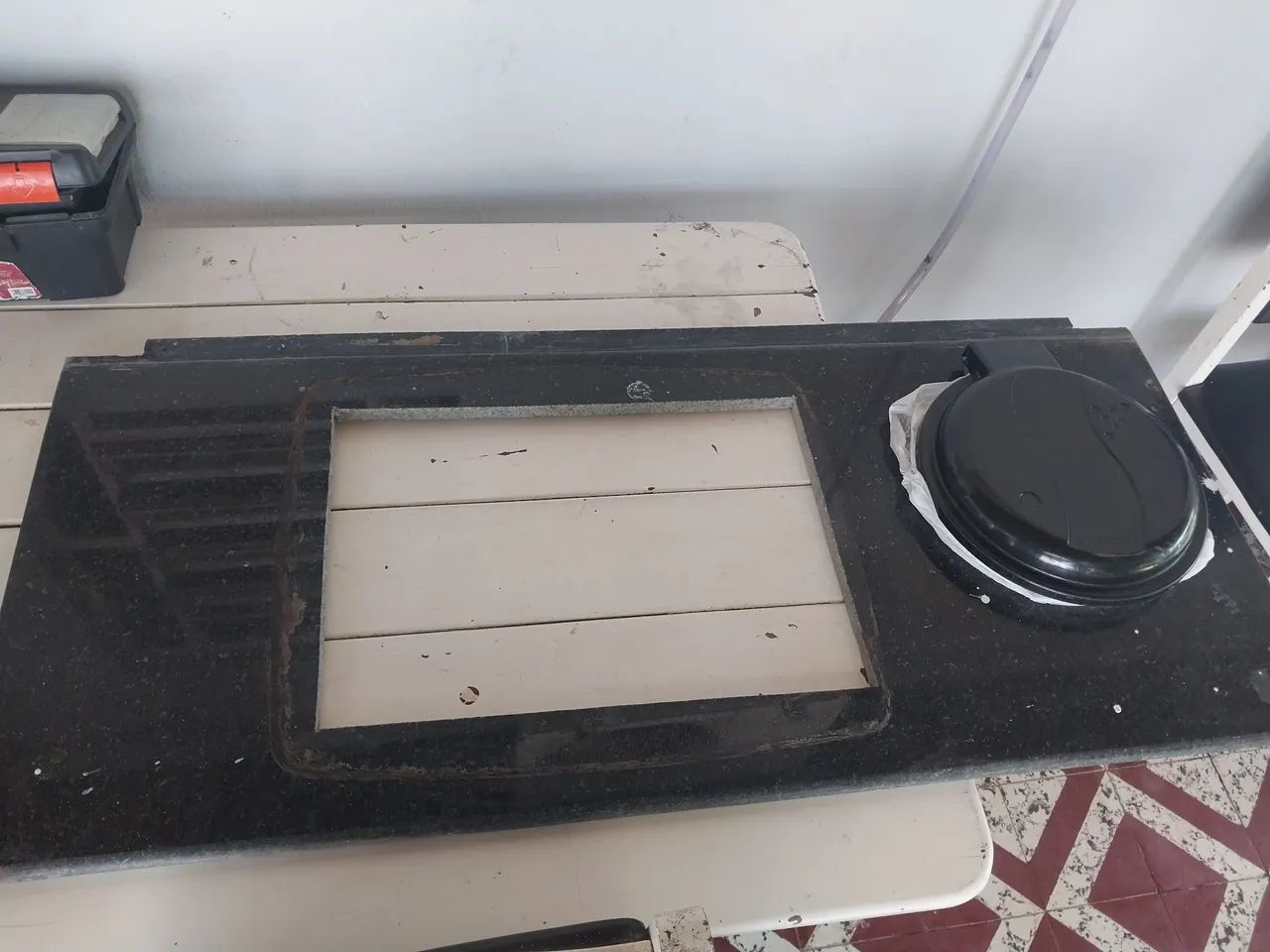 Bancada mármore preto verde Ubatuba para fogão Cooktop 4 bocas e lixeira de embutir. 