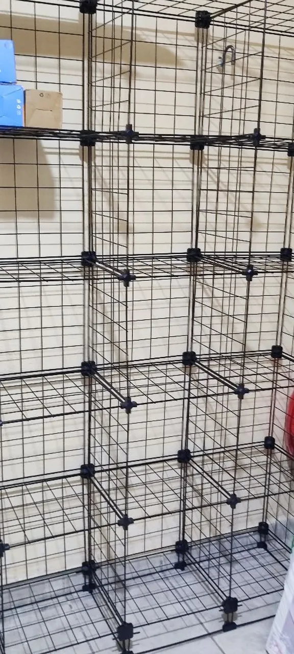 Estante de metal para organização