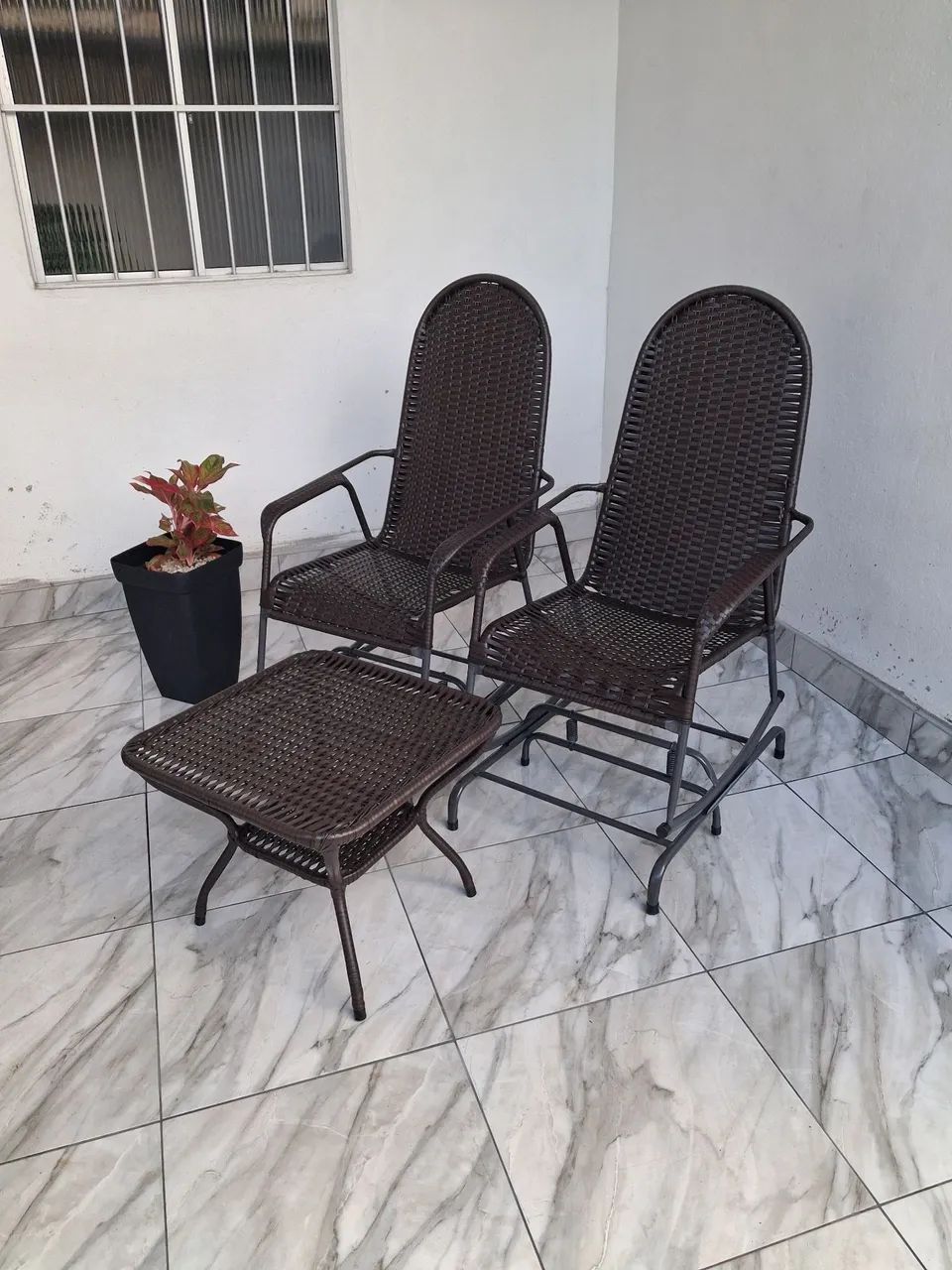 Cadeiras de balanço em vime para área externa - Foto 5