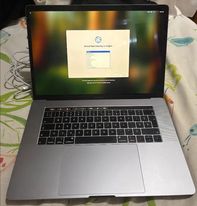 MacBook Pro 15 A1990 2018 i7 16gb ssd 512gb Radeon Pro 560x Aceito