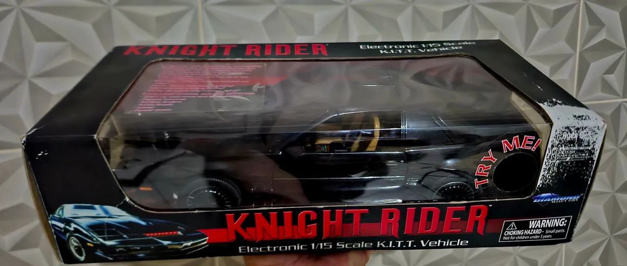 SUPER MÁQUINA,  Knight Rider K.I.T.T.  Eletrônico 1/15 Diamond Select