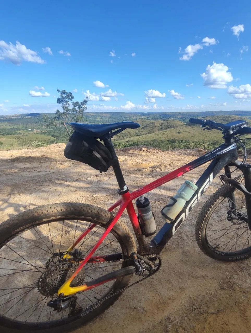 Vendo Bicicleta Agile Sport 2024 tamanho 19 12 velocidades Deore