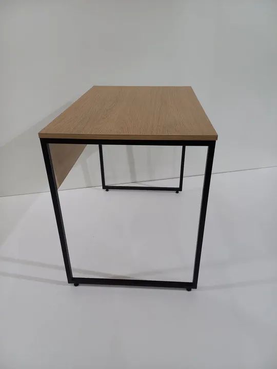 Mesa de Escritório Moderna com Estrutura em Metal - Foto 5
