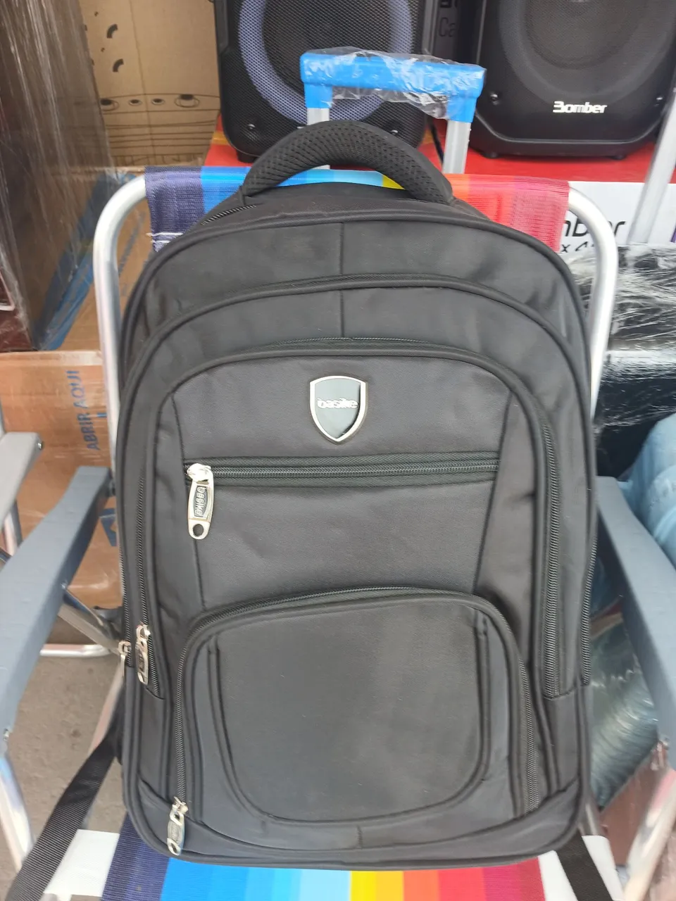 Mochila preta Basike !promoção a vista 99,99