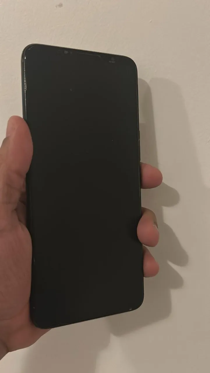 Vendo Rog Phone 6 usado + Acessórios