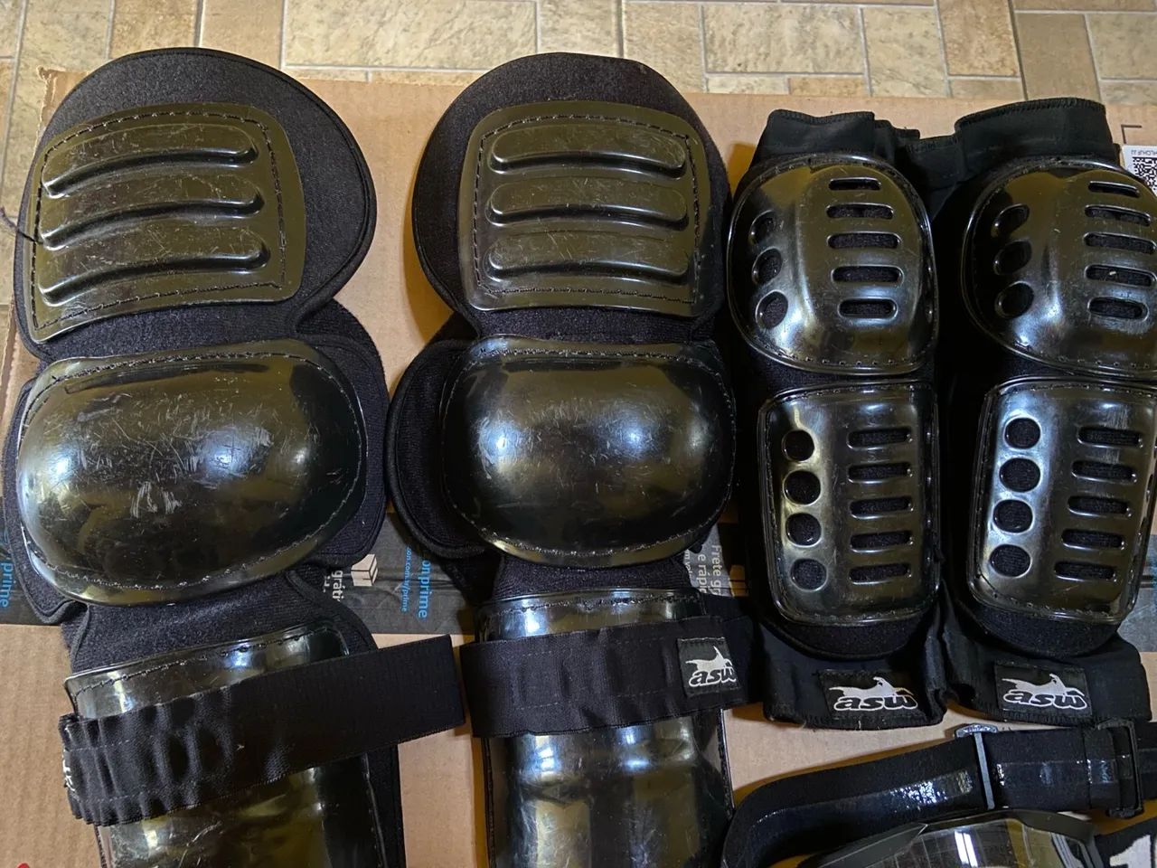 Caneleira cotoveleira e óculos motocross 