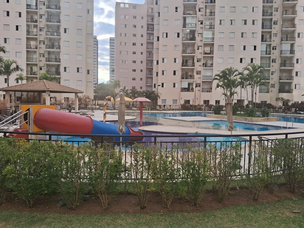 Imóvel para venda possui 57 metros quadrados com 2 quartos em Jardim D'Abril - Osasco - SP