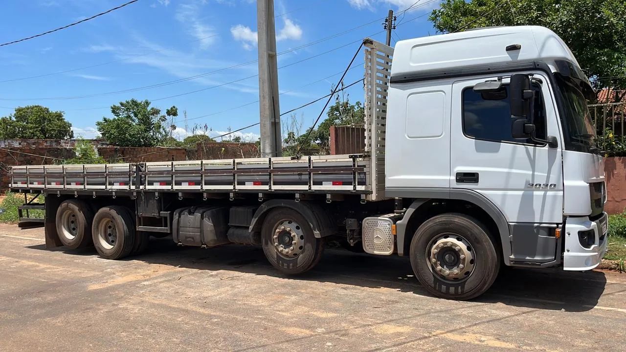Caminhão Mercedes Benz  Atego 3030 - Foto 2