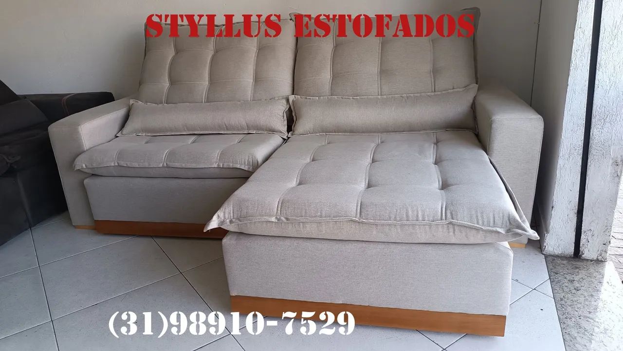 Sofá com Chaise Estofado - Conforto e Design
