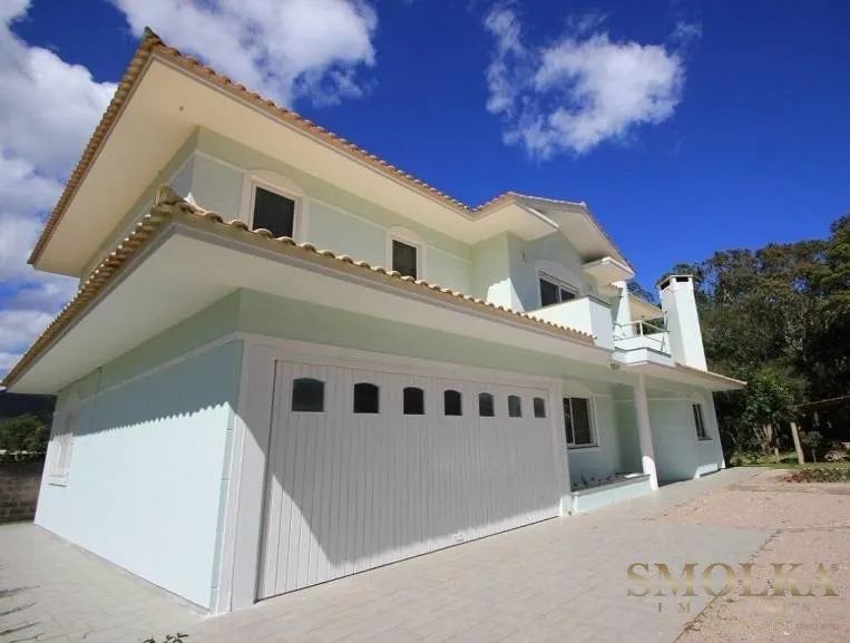 Casa com 4 Quartos para Alugar, 489 m²