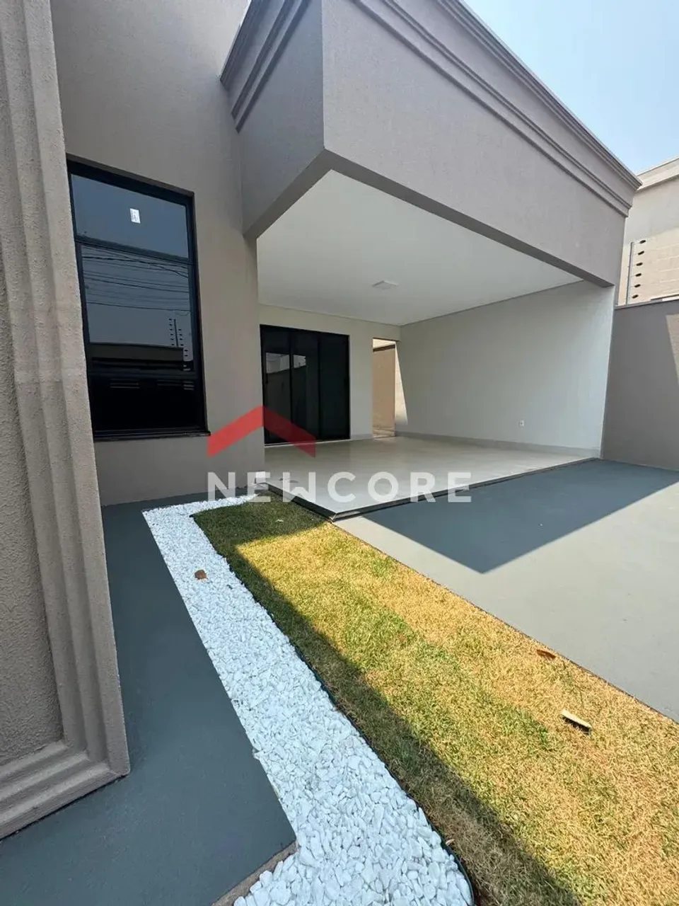 Casa em Rua Adão Riograndino Mariano Salles - Setor Residencial Granville I - Rondonópolis