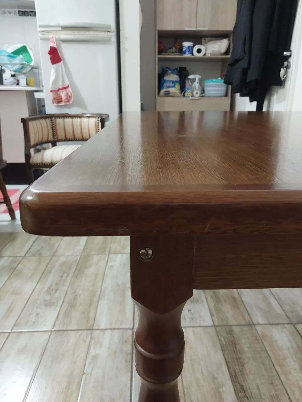 OMesa de Jantar em Madeira Maciça + 4 cadeiras maciças, 64840826038019123