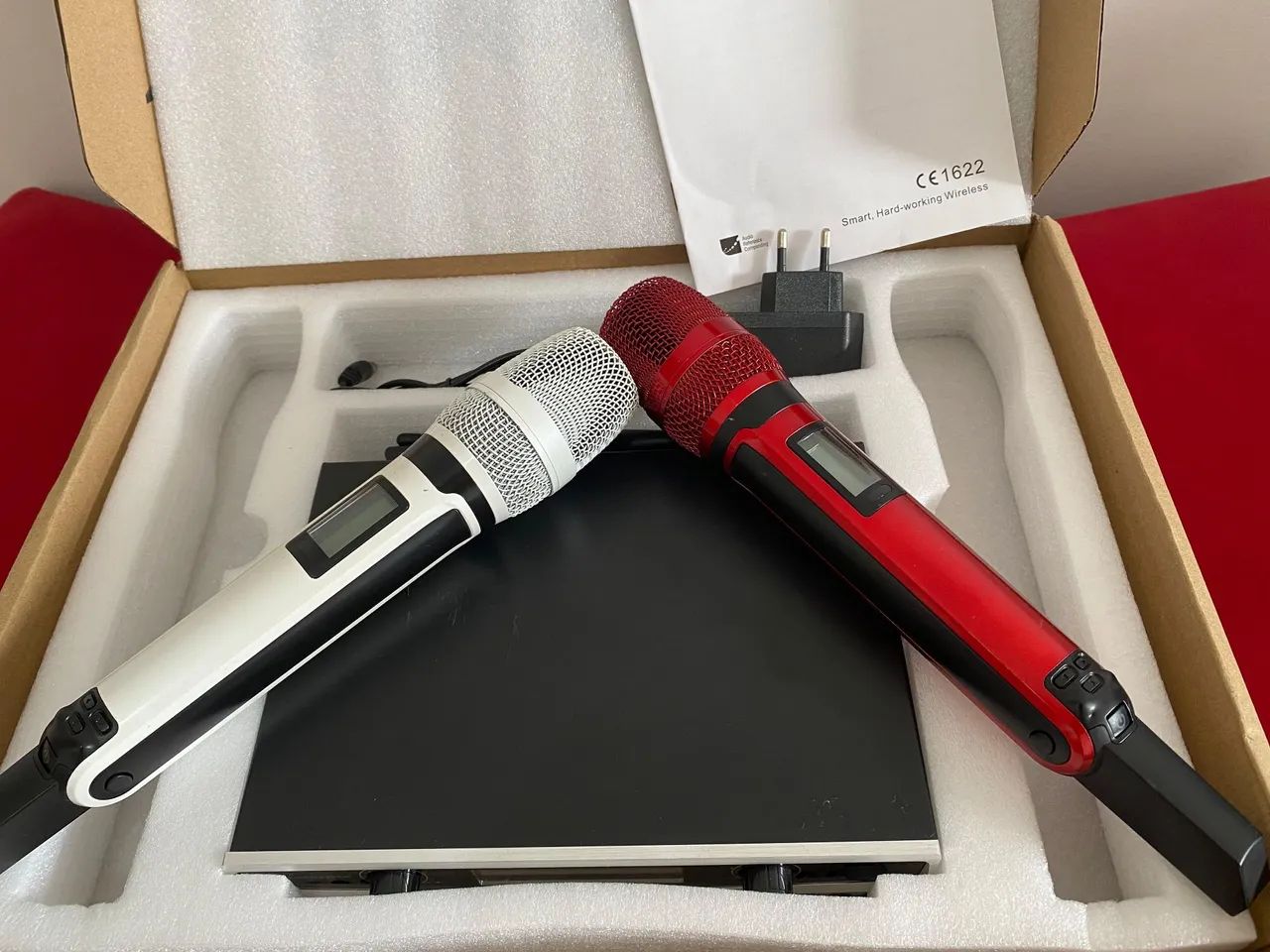 Vendo Microfones Sem Fio Profissional Duplo - Ideal para Eventos