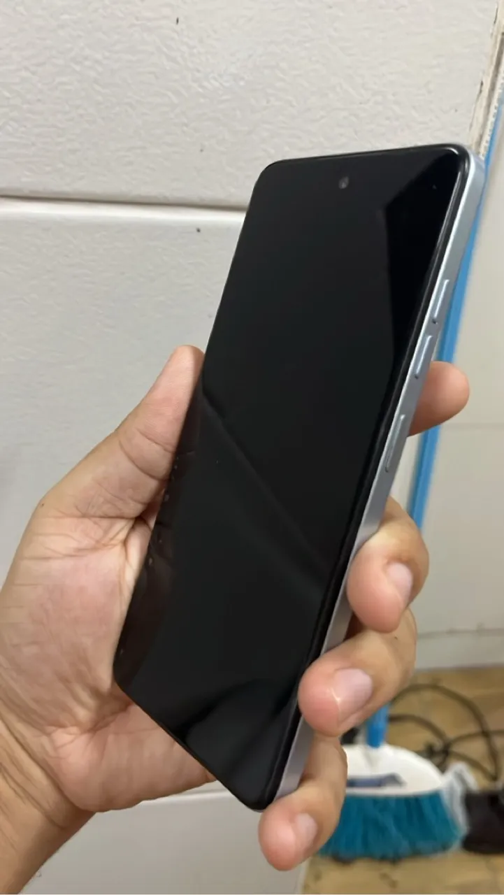 Smartphone com design elegante e tela vibrante