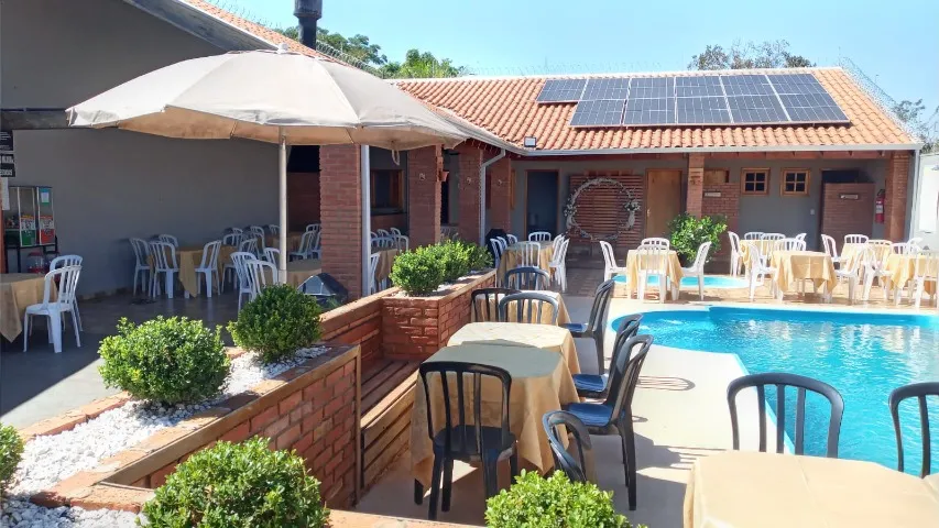 Venda de casa com piscina