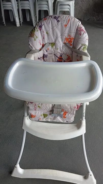Cadeira de Alimentação Infantil com Bandeja