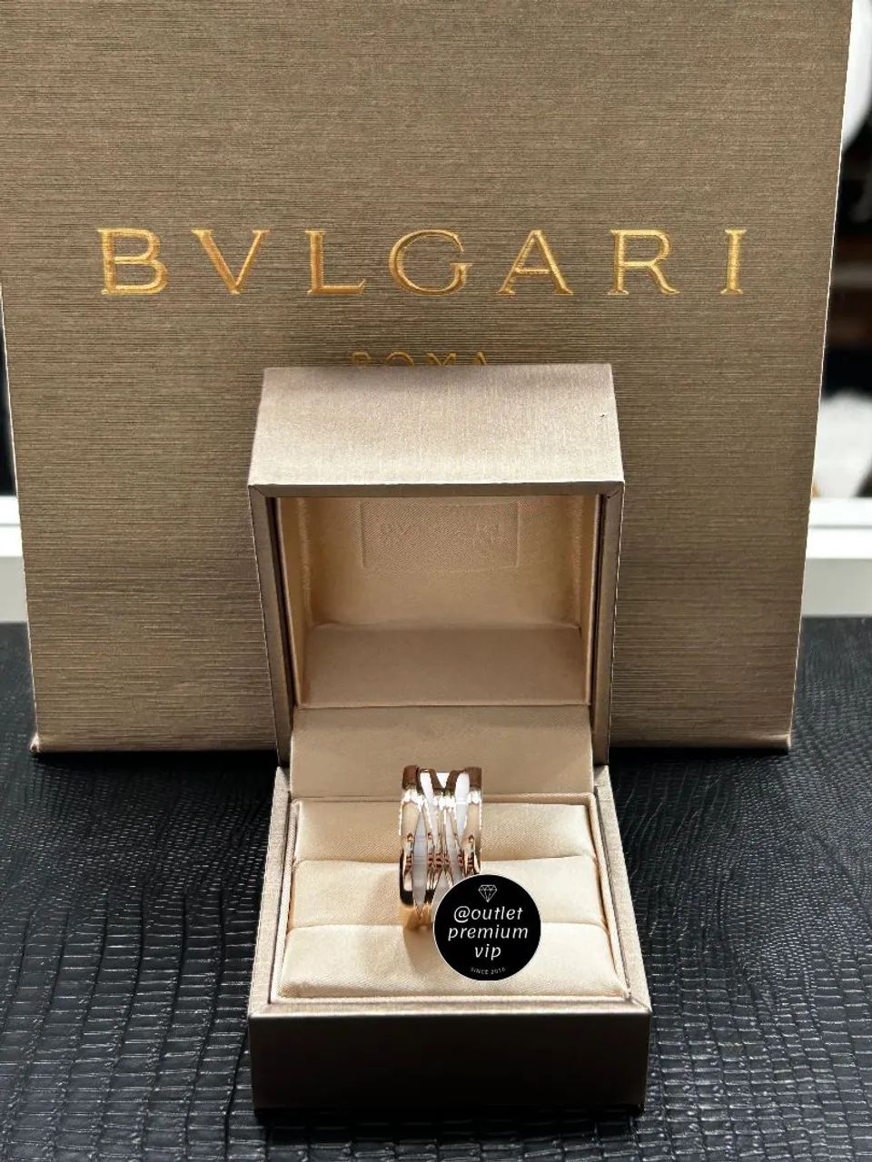 Anel Aliança bvlgari vazada com ceramica preta  - Foto 5
