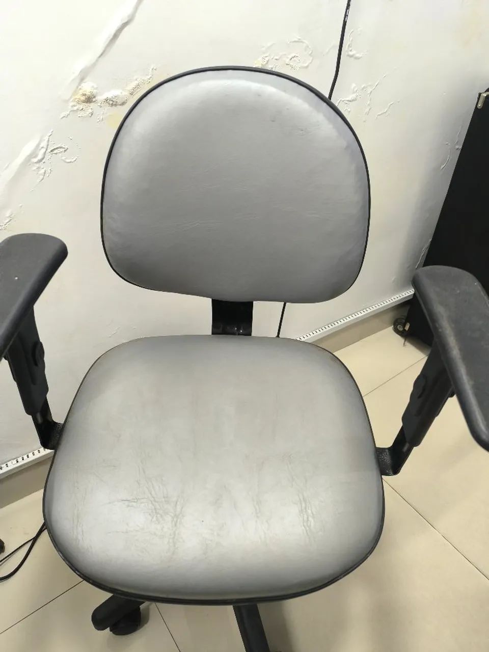 Cadeira de Escritório Cinza - Foto 3