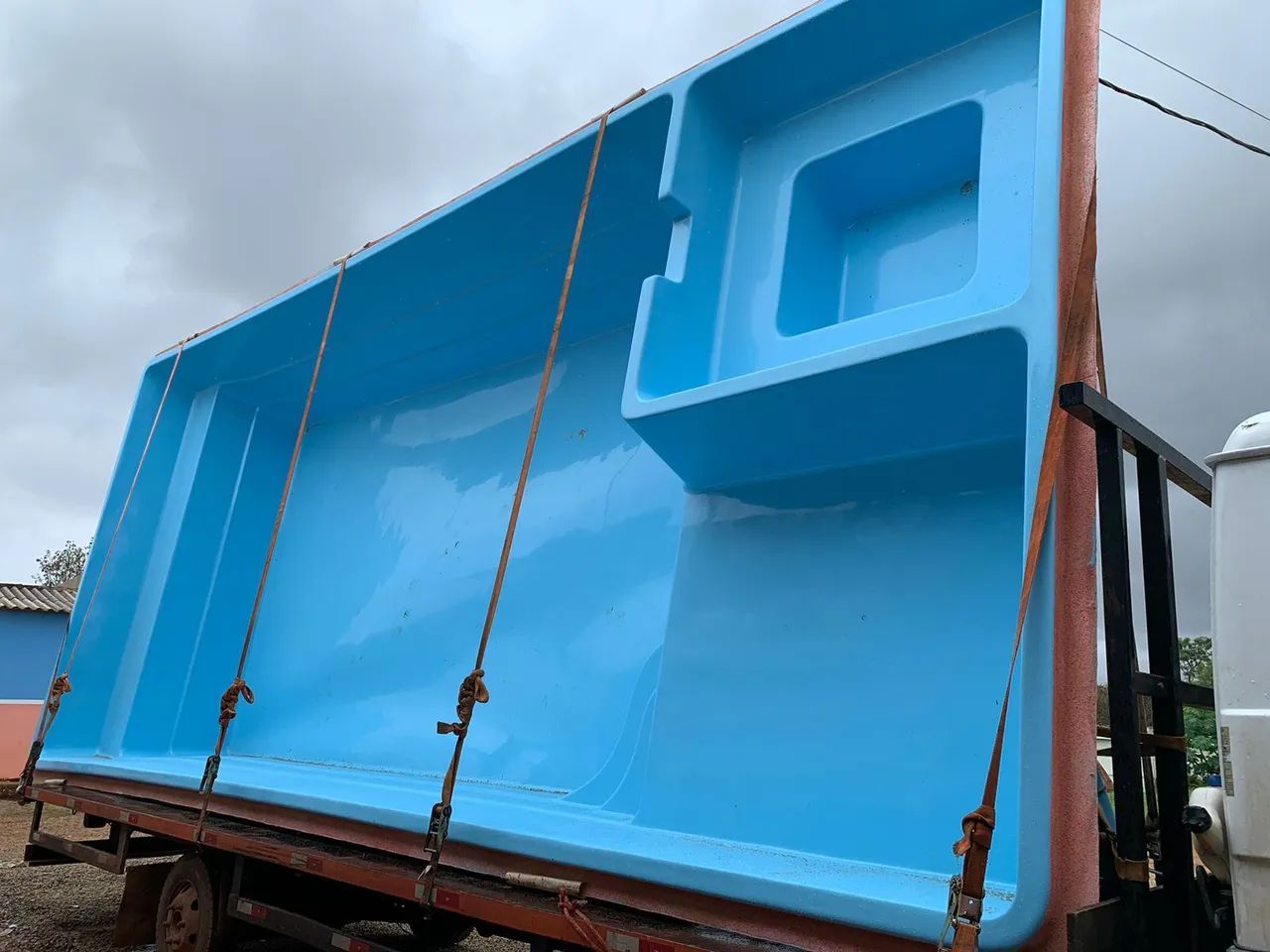 Piscina de fibra 9 mts com cascata e led