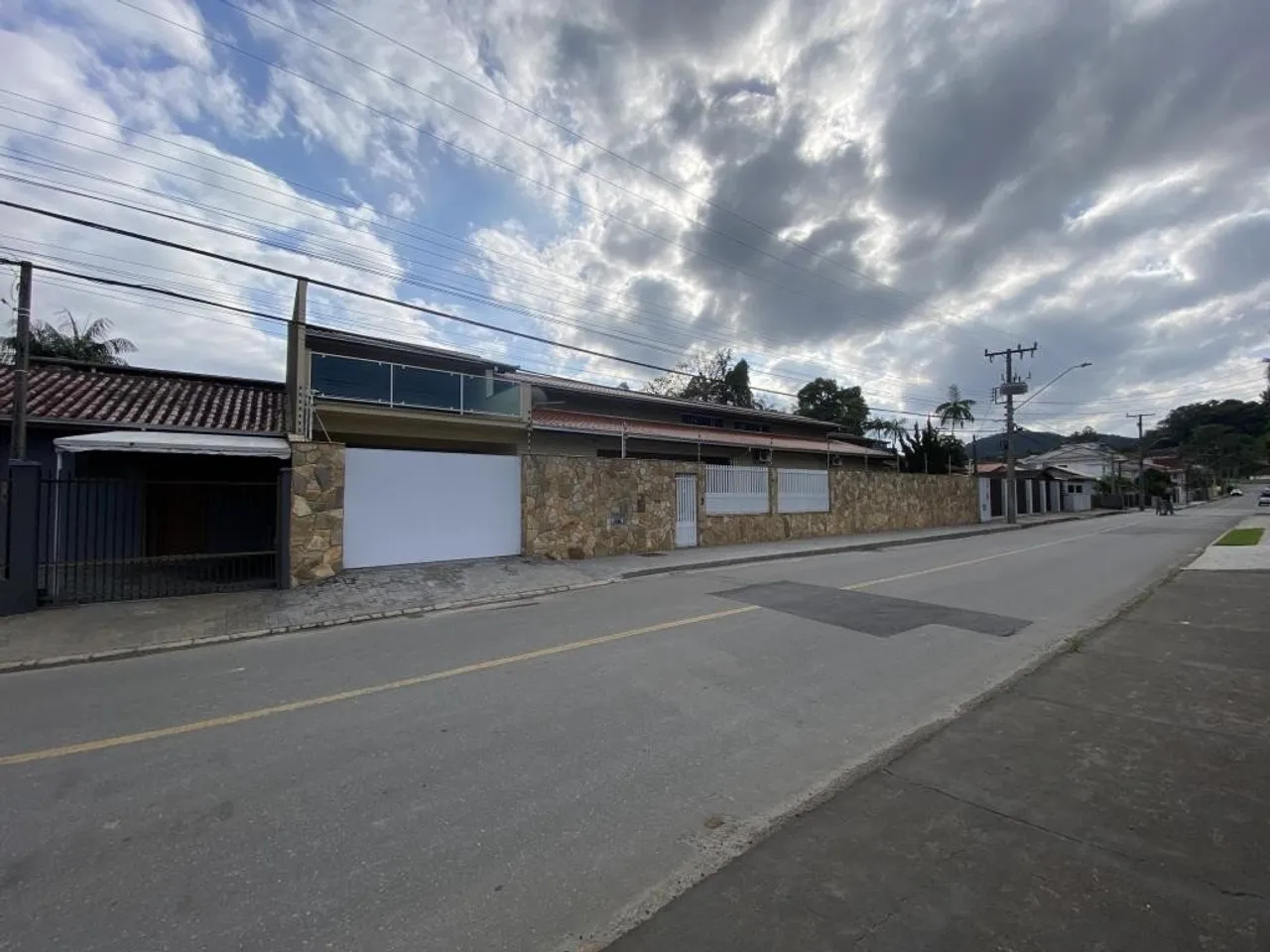 SOBRADO no ANITA GARIBALDI com 4 quartos para VENDA, 275 m²