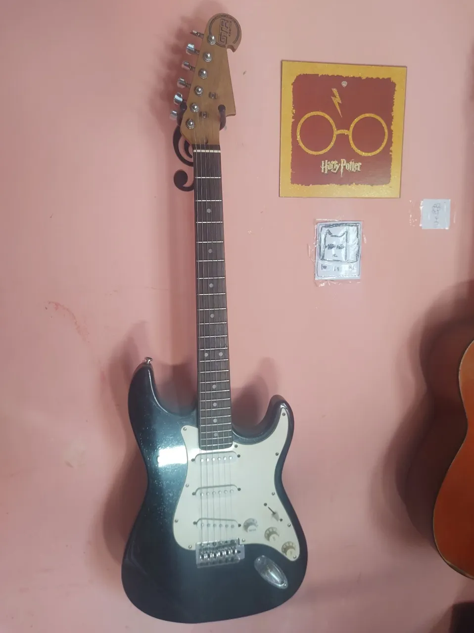 Guitarra Elétrica Stratocaster GT - Ótimo Estado