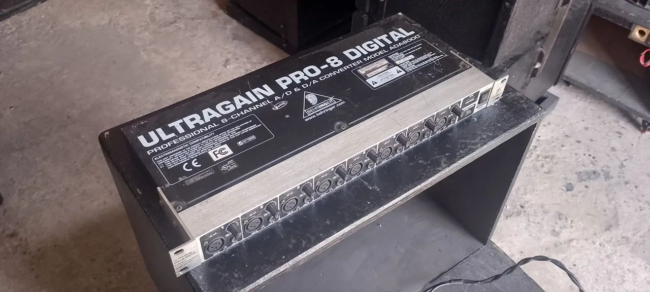 ADA conversor digital Behringer 64175475380099121