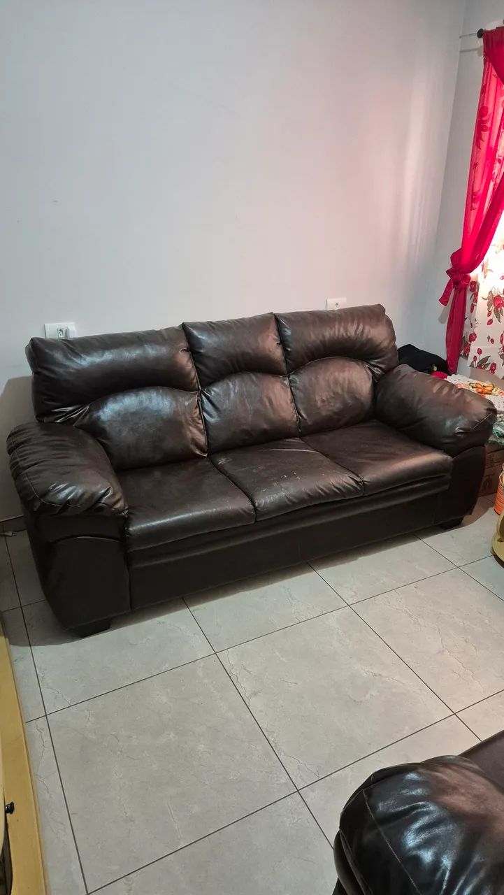 Sofá de 3 lugares e  outro de 2 lugares - Foto 2