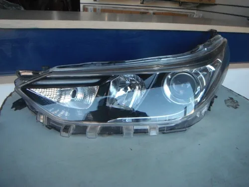 Farol Lado Esquerdo Toyota Yaris Led Fume 29062119