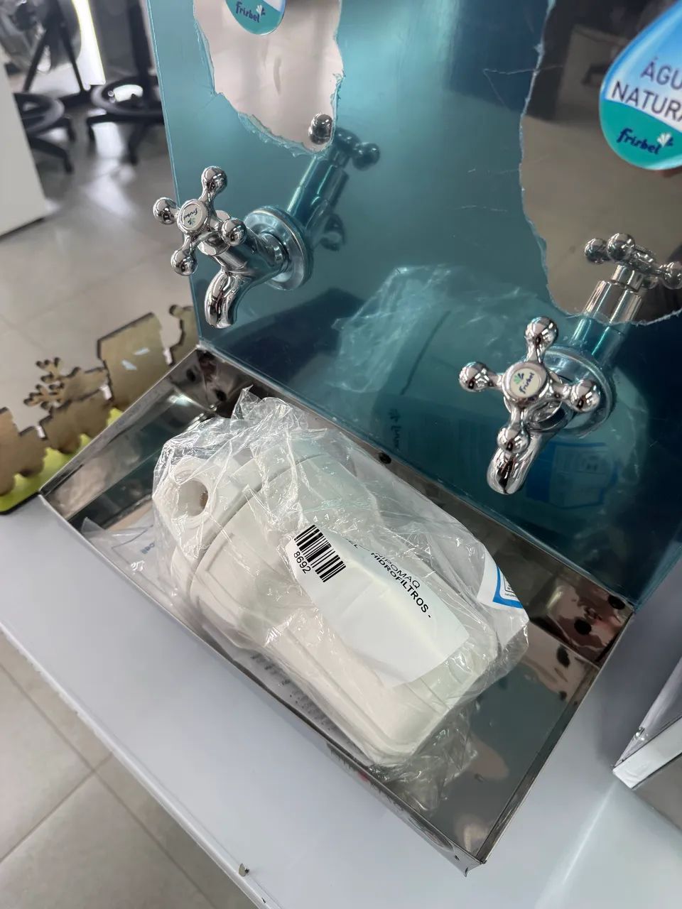 RESFRIADOR DE ÁGUA INDUSTRIAL 25L BANCADA 1TG 1 TN - FRISBEL - Foto 4