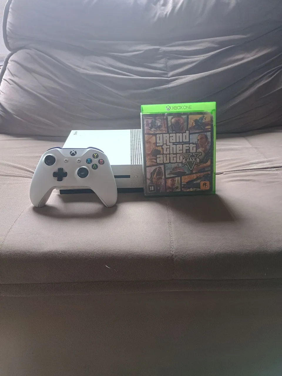 Xbox One + GTA V - Console e Jogo