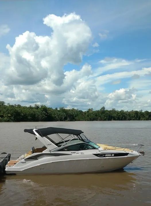 Lancha Focker 275 - Excelente <br>Motor Mercuty Diesel TDI  V6  260 HP<br>2018 - 600 horas - Foto 3
